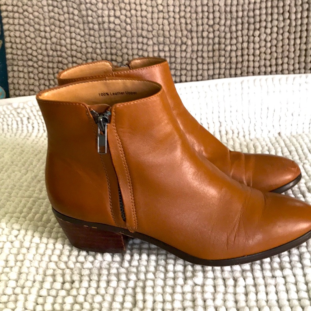 J Crew Leather Camel Short Zip Up Ankle Booties